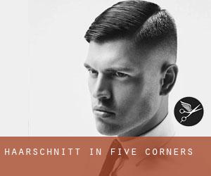 Haarschnitt in Five Corners